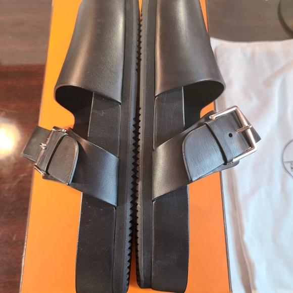 Hermes Mumbai Sandals - Picture 3 of 7